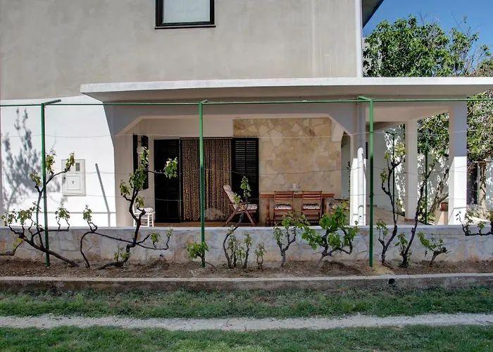 Pergola - Queen's *