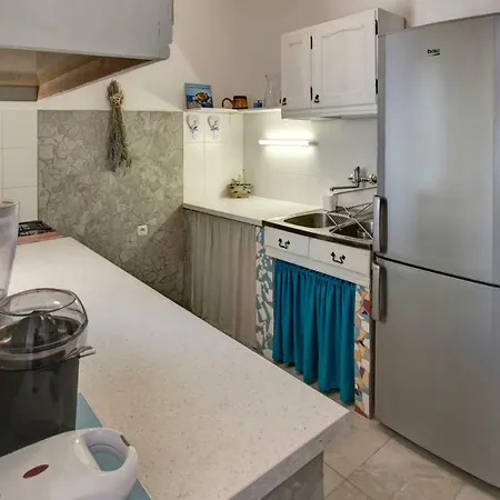 Pergola - Queen's * Nin