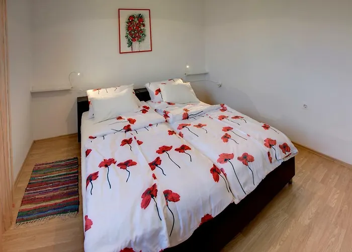 Pergola - Queen's Нин