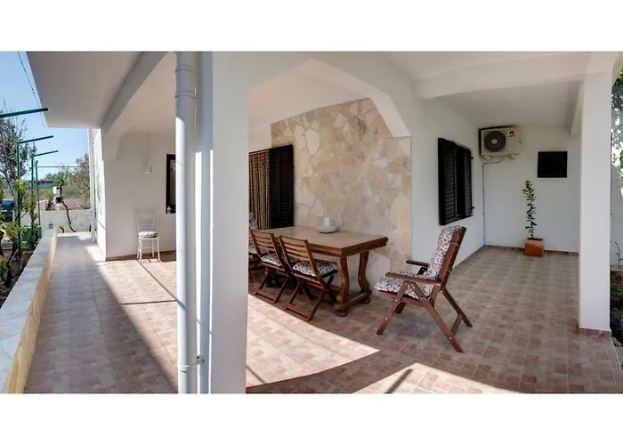 Pergola - Queen's Нин